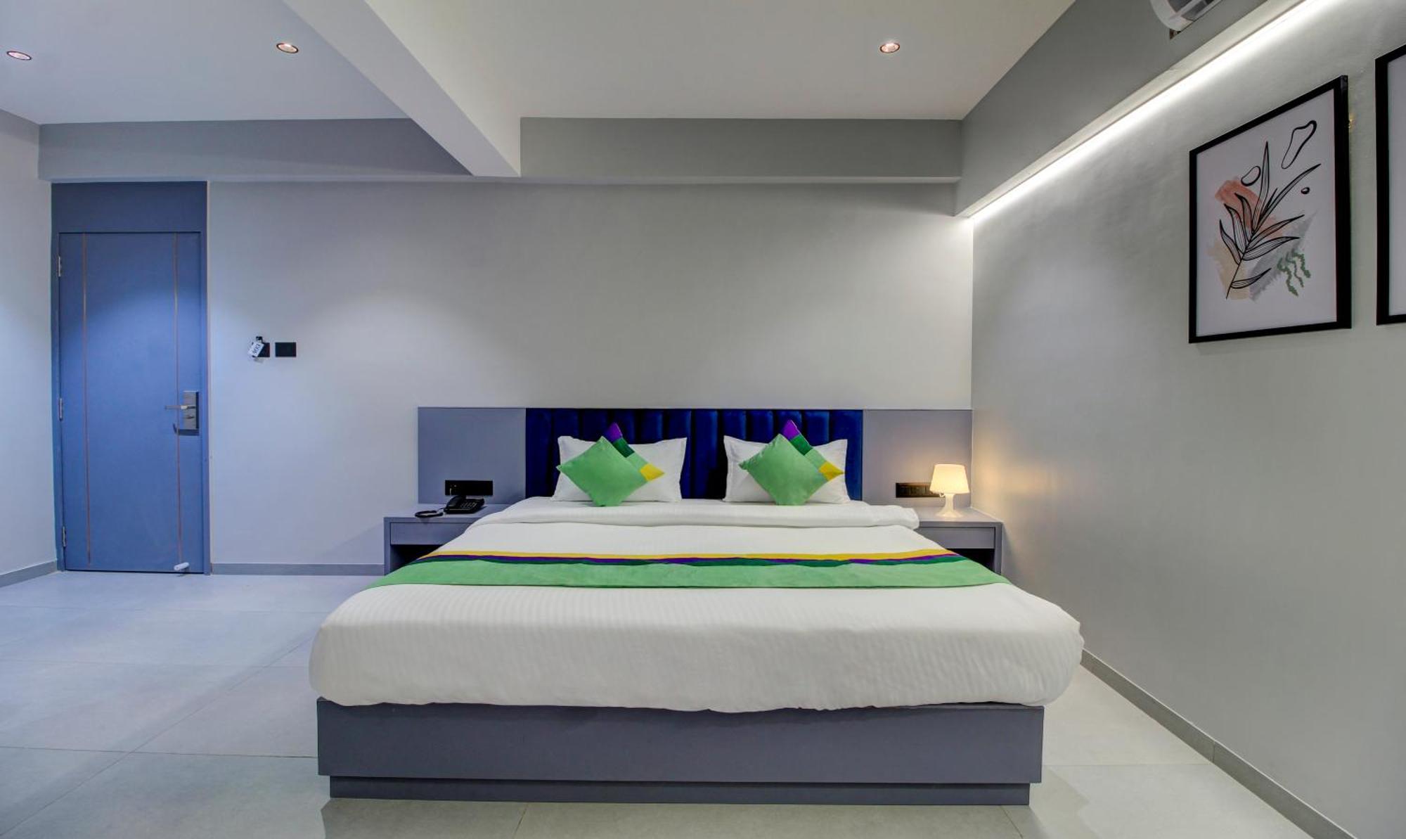 Comfort Inn Baner- Indian Nationals Only Pune Exterior photo